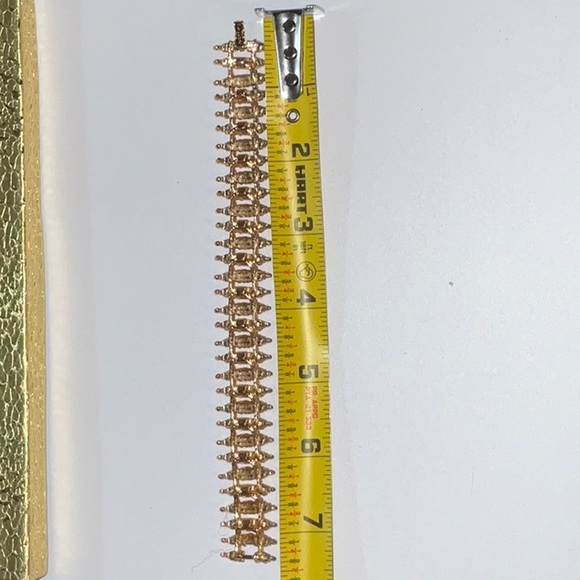 Avon 1972 Starflower Textured Sculptural Modernist Gold Toned Metal Bracelet - Picture 7 of 11